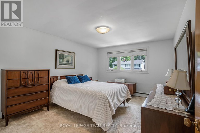 28480333/1166-castle-hill-crescent/copeland-park/ottawa/ontario/K2C2A8_23