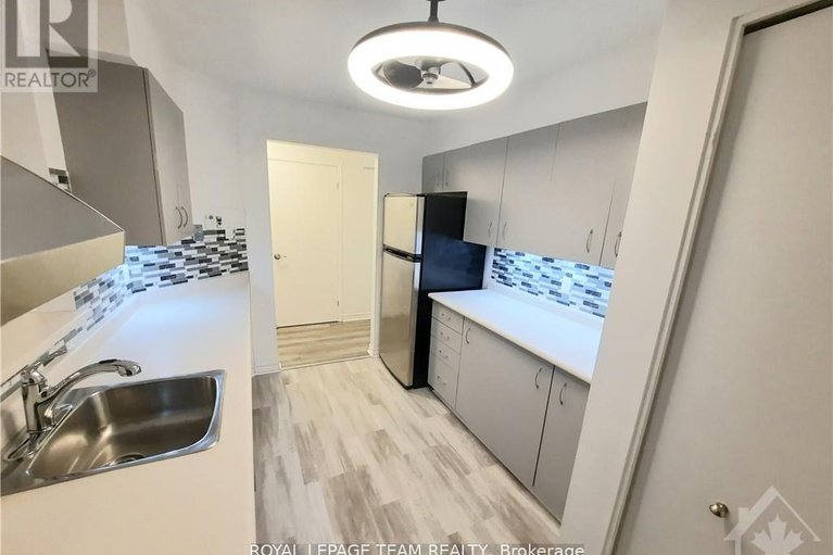 29155786/213-316-lorry-greenberg-drive/hunt-club-parkgreenboro/ottawa/ontario/K1T2P4_4