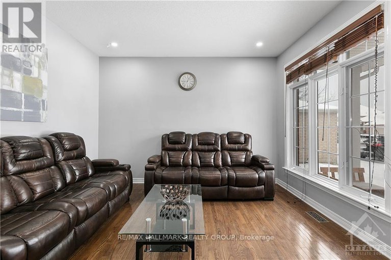 28301272/4464-shoreline-drive/riverside-southgloucester-glen/ottawa/ontario/K1V1R7_3