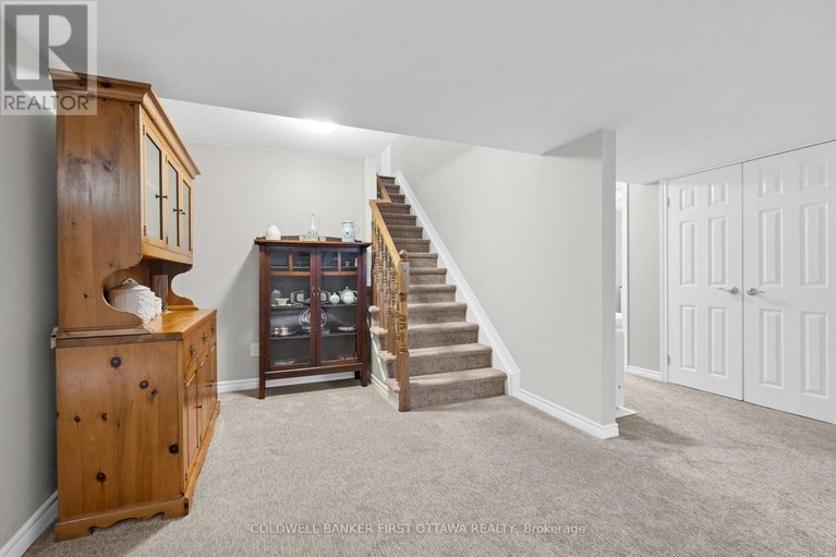 29591109/239-royal-landing-gate/north-grenville-twp-kemptville-south/north-grenville/ontario/K0G1J0_23