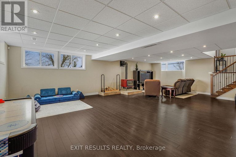 29689053/1887-champlain-street-e/clarencerockland-twp/clarence-rockland/ontario/K0A1N0_25