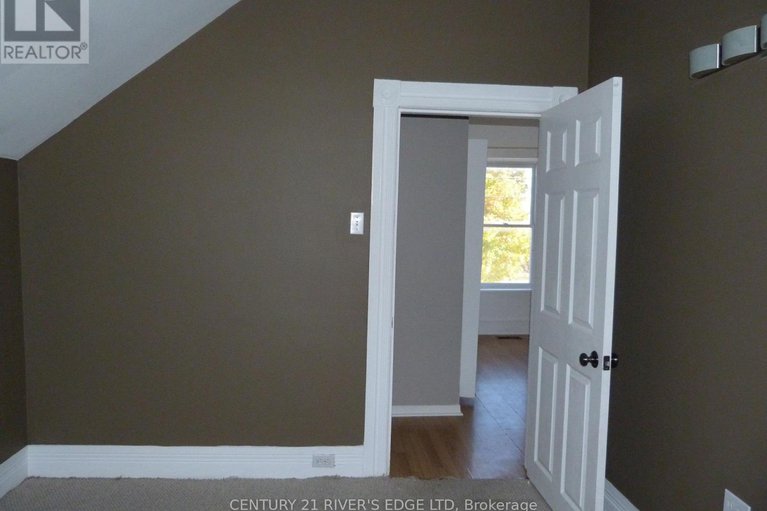 29040852/468-gladstone-street-n/winchester/north-dundas/ontario/K0C2K0_24