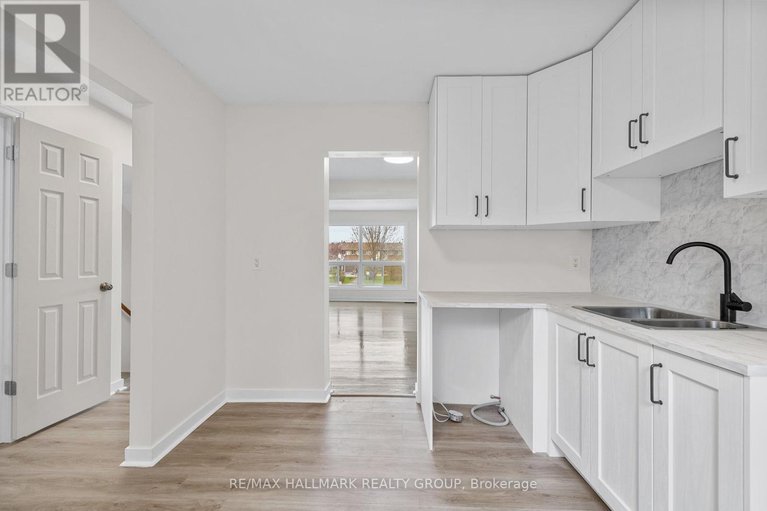 28559937/48-1955-greenway-parkway/blackburn-hamlet-south/ottawa/ontario/K1B5A9_12