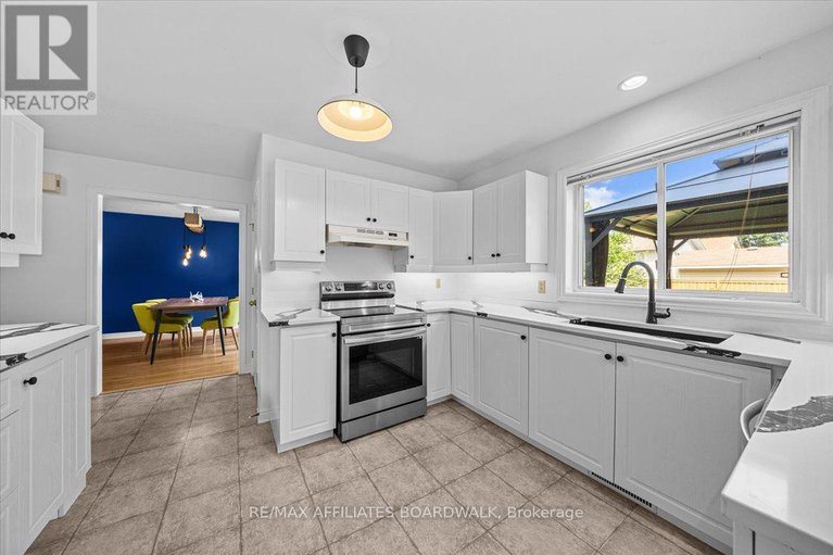 28591922/130-edward-street/almonte/mississippi-mills/ontario/K0A1A0_14