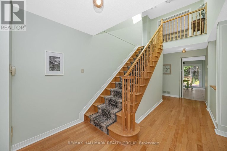 28845636/1725-autumn-ridge-drive/chapel-hill/ottawa/ontario/K1C6Z1_23