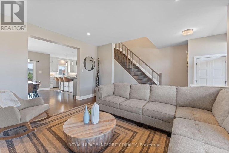 28992854/156-lyon-street/embrun/russell/ontario/K0A1W0_12
