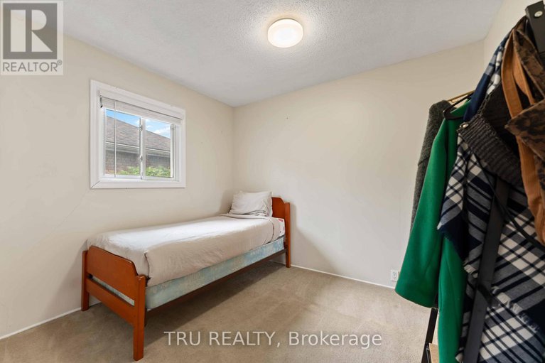 28591206/14-claver-street/cardinal-heights/ottawa/ontario/K1J6W7_8