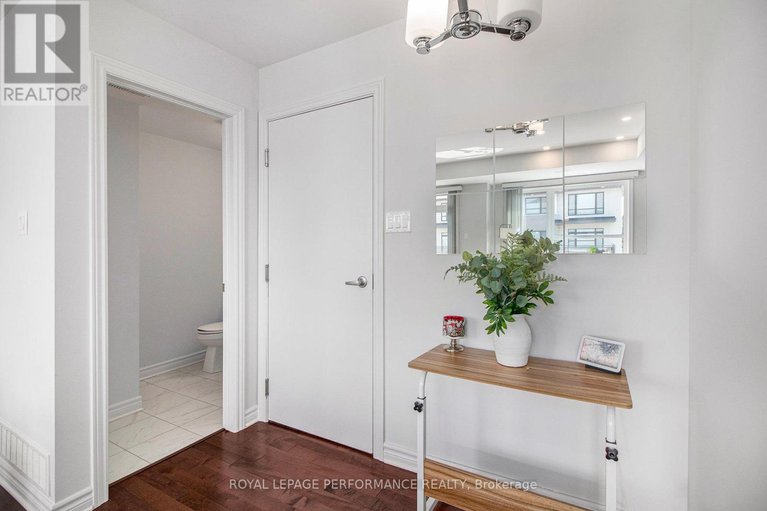 29052175/84-carabiner-private/mer-bleuebradley-estatesanderson-park/ottawa/ontario/K1W0L7_18