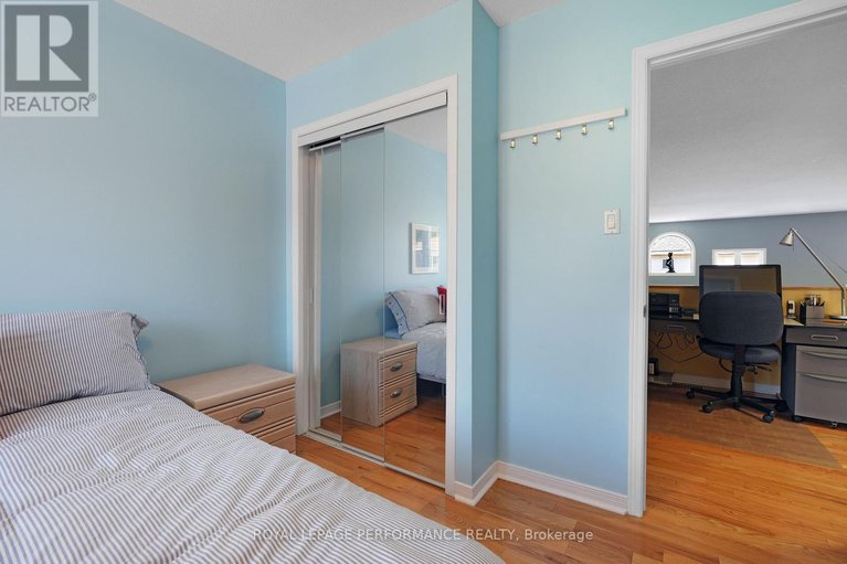 28567960/9-maple-park-private/upper-hunt-club/ottawa/ontario/K1T4A6_25