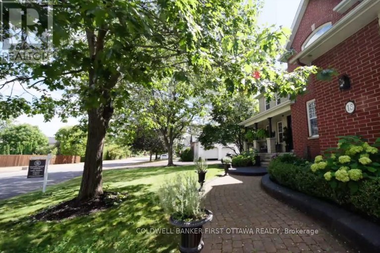 28797063/18-cypress-gardens/stittsville-south/ottawa/ontario/K2S1W6_5