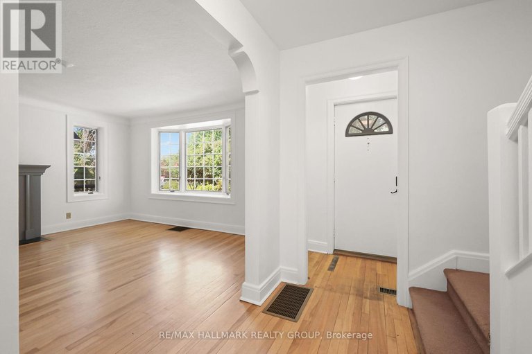 28776186/82-laurentian-place/civic-hospital/ottawa/ontario/K1Y4E2_4