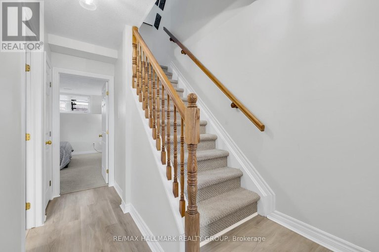 29582357/1344-guthrie-street/leslie-park/ottawa/ontario/K2H1G8_28