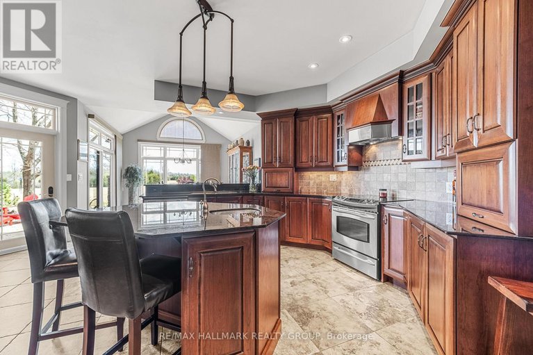 28343367/6980-mansfield-road/btwn-franktown-rd-fallowfield-rd/ottawa/ontario/K2S1B8_20