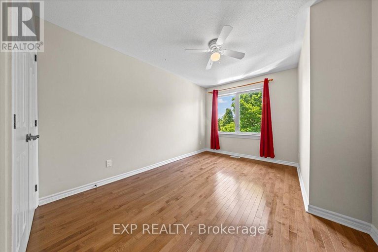 28513335/264-bradwell-way/blossom-parkkemp-parkfindlay-creek/ottawa/ontario/K1T4J2_28