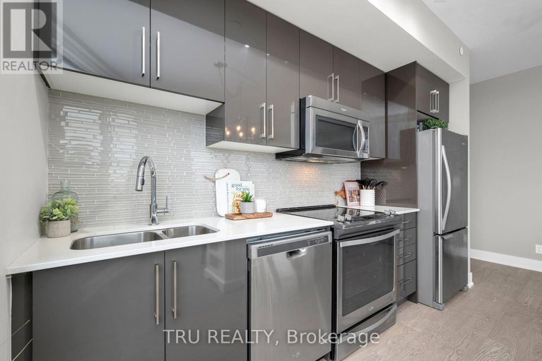 29586407/910-485-richmond-road/westboro-west/ottawa/ontario/K2A3W9_15