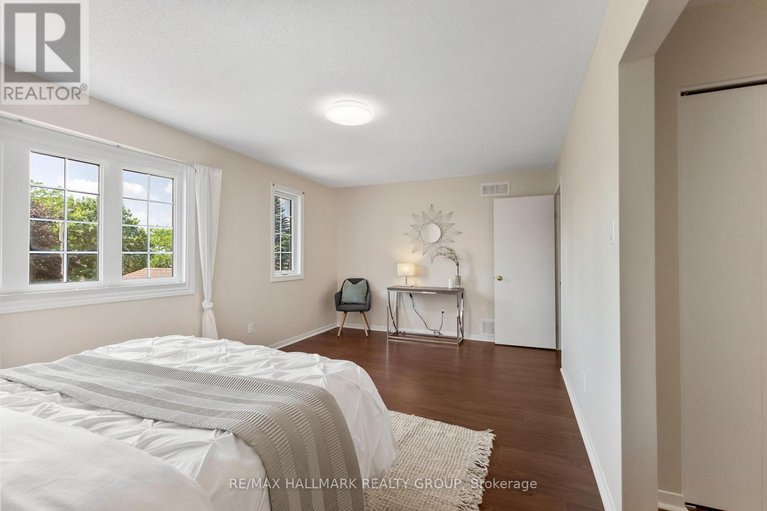 28518231/19-notman-way/hunt-club-park/ottawa/ontario/K1G4P6_21