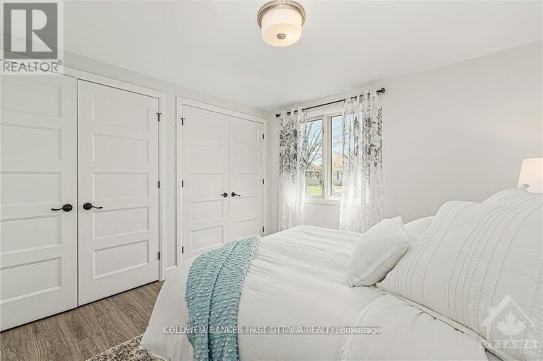 29035711/351-amiens-street/bilberry-creekqueenswood-heights/ottawa/ontario/K1E1P1_14