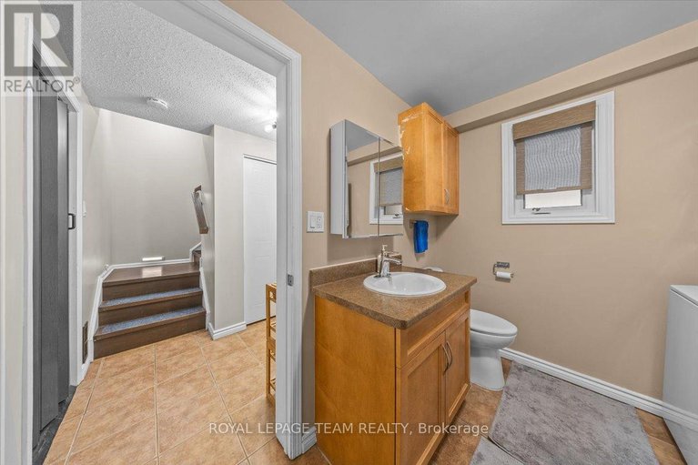 29462767/1137-chimney-hill-way/beacon-hill-south/ottawa/ontario/K1J8Z7_4