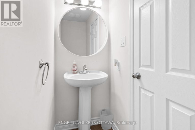 28731847/541-langelier-avenue/mer-bleuebradley-estatesanderson-park/ottawa/ontario/K1W0E7_6