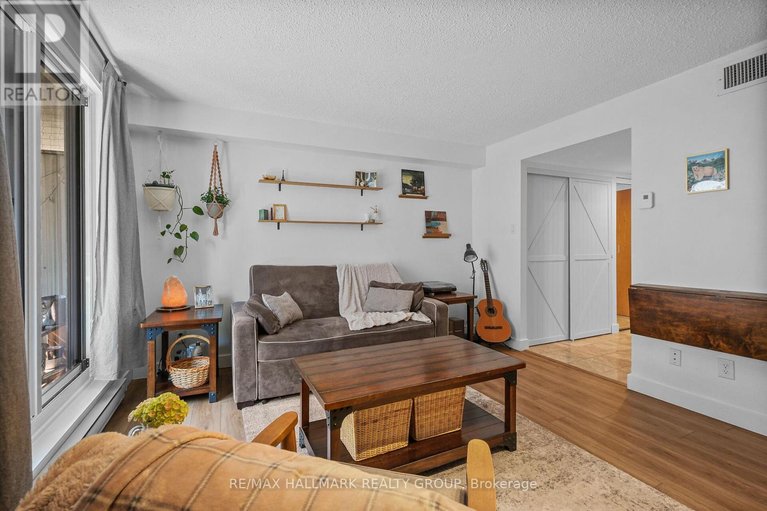 29645636/604-199-kent-street/ottawa-centre/ottawa/ontario/K2P2K8_13