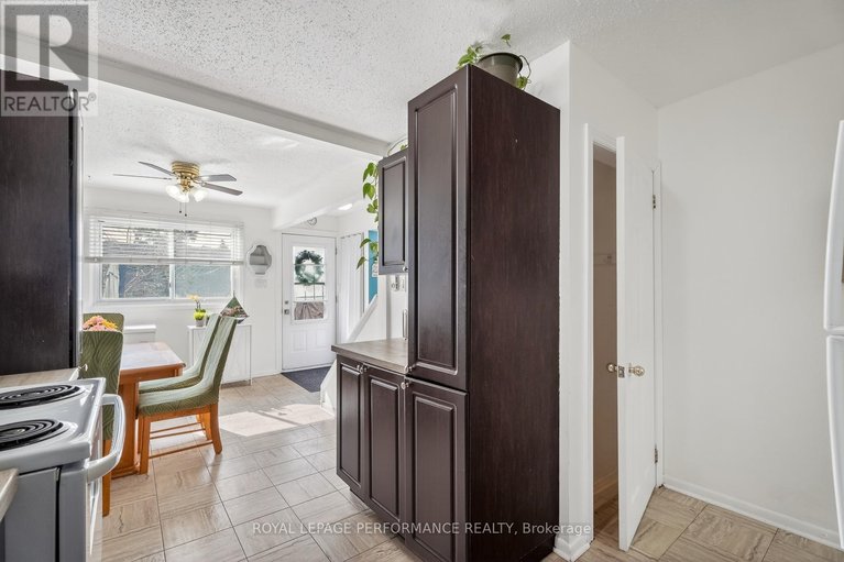 29558178/a-2642-moncton-road/queensway-terrace-north/ottawa/ontario/K2B7W1_7