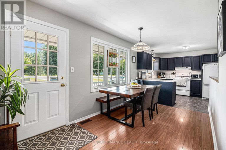 28804452/66-front-street/finch/north-stormont/ontario/K0C1K0_10