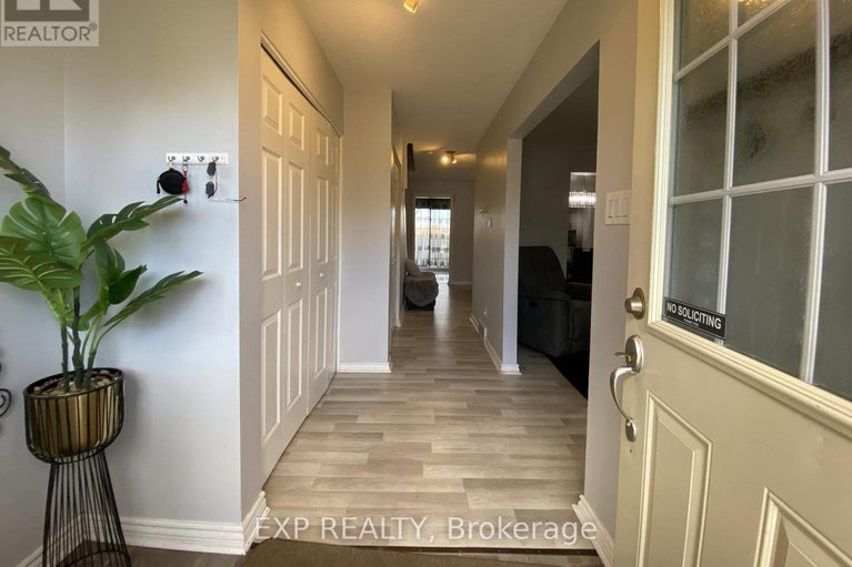 29135222/415-kintyre-private/carleton-square/ottawa/ontario/K2C3M9_2