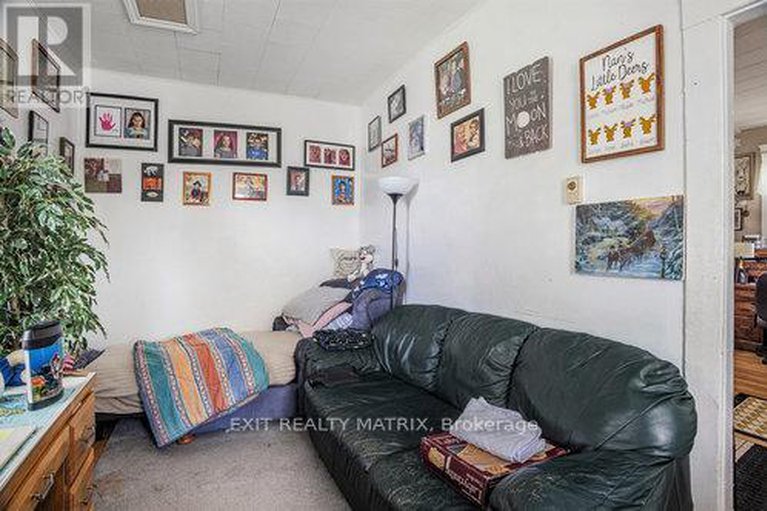 28312365/203-castor-street/village-of-russell/russell/ontario/K4R1C7_15