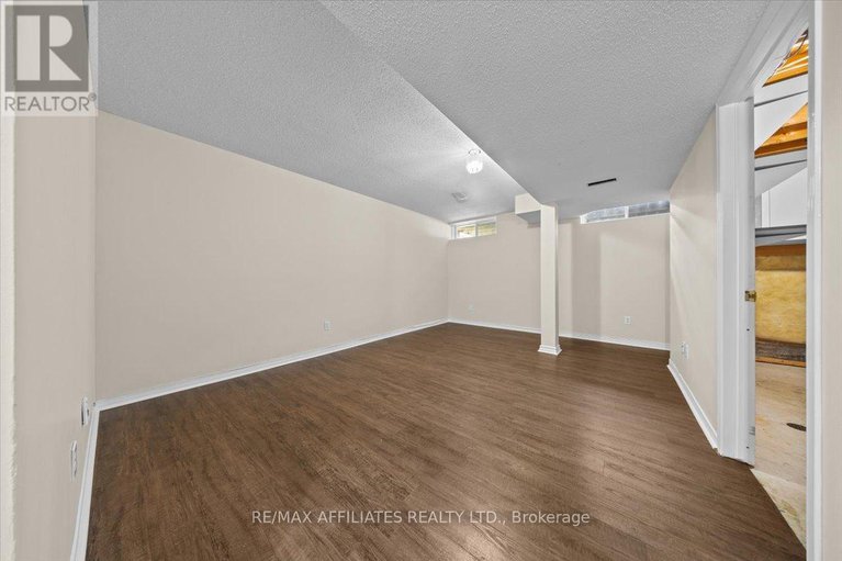 28647317/1510-duplante-avenue/fallingbrookpineridge/ottawa/ontario/K4A3Y8_29