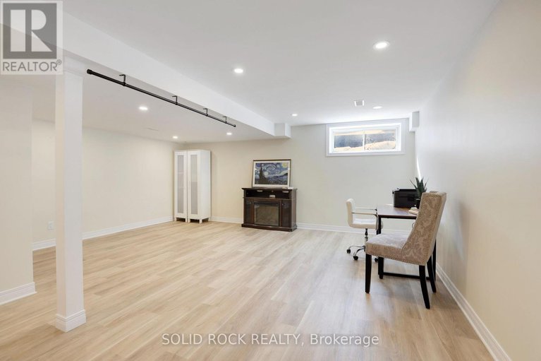 29434004/62-evelyn-powers-private-n/stittsville-south/ottawa/ontario/K2S0E1_26