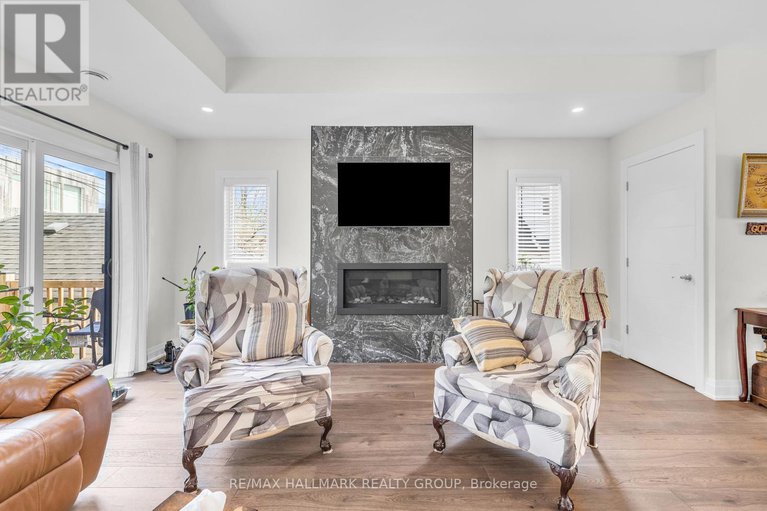 28617521/165-longpre-street/vanier/ottawa/ontario/K1L7J5_19
