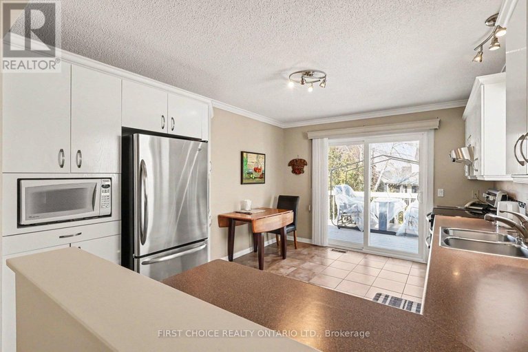 29580103/3395-descotes-circle/town-of-rockland/clarence-rockland/ontario/K4K1A8_8