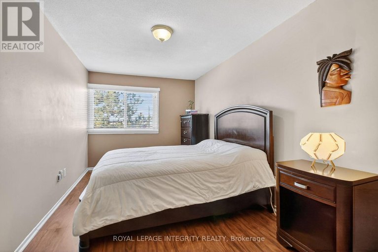 29565527/13-2415-southvale-crescent/sheffield-glenindustrial-park/ottawa/ontario/K1B4T9_23