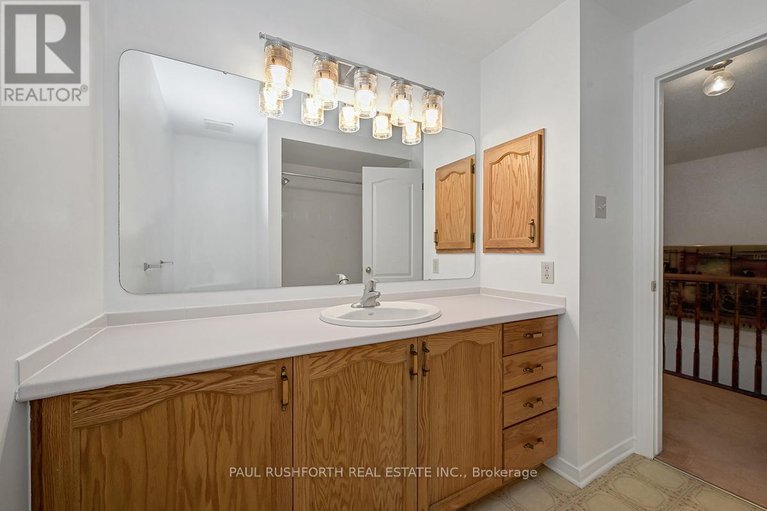 28485163/6146-oak-meadows-drive/chapel-hill/ottawa/ontario/K1C7G7_18