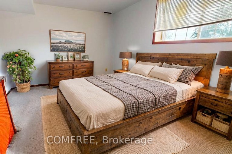 29498593/4437-county-road-12/south-stormont-osnabruck-twp/south-stormont/ontario/K0C1R0_16