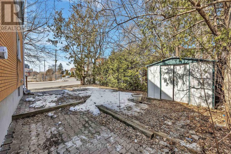 28423853/195-baribeau-street/vanier/ottawa/ontario/K1L7R4_48