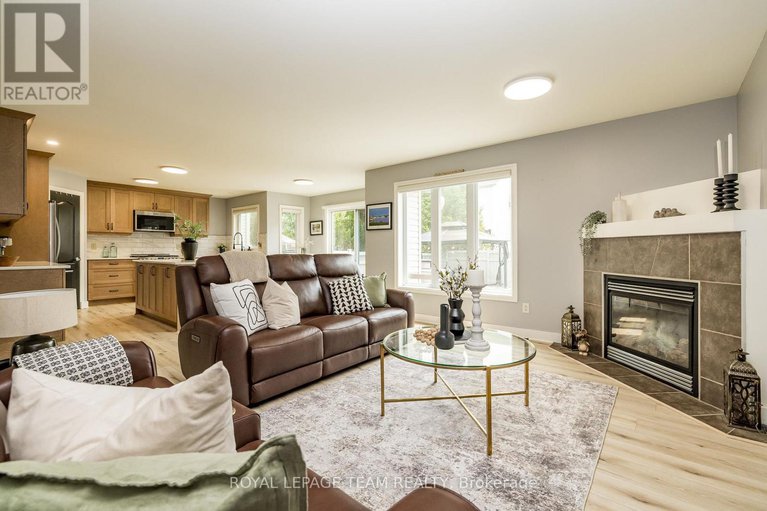 28449853/333-timbertrail-terrace/springridgeeast-village/ottawa/ontario/K4A5A6_18