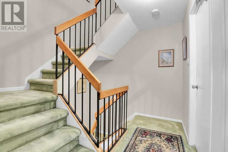 29224788/1137-ambleside-drive/woodroffe/ottawa/ontario/K2B8E2_20
