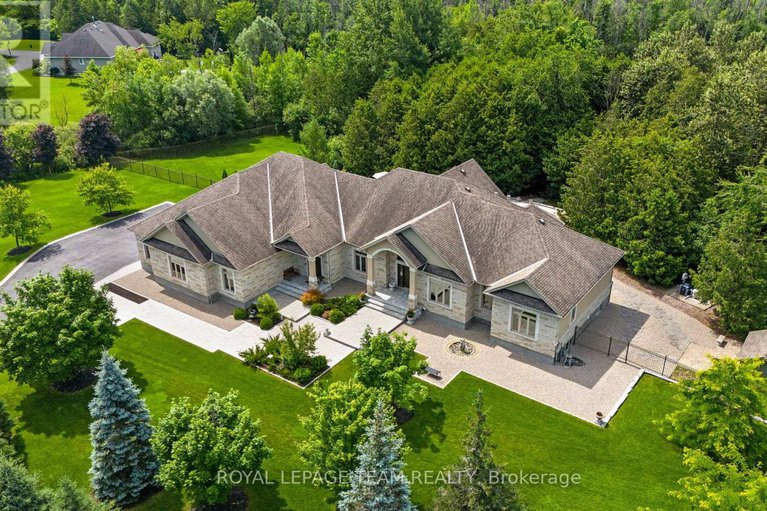 28424462/5987-knights-drive/manotick-east-to-manotick-station/ottawa/ontario/K4M0A2_49