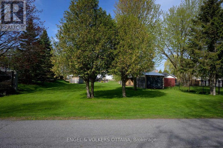 28657304/5608-richmond-road/fallowfield/ottawa/ontario/K2R1E3_49