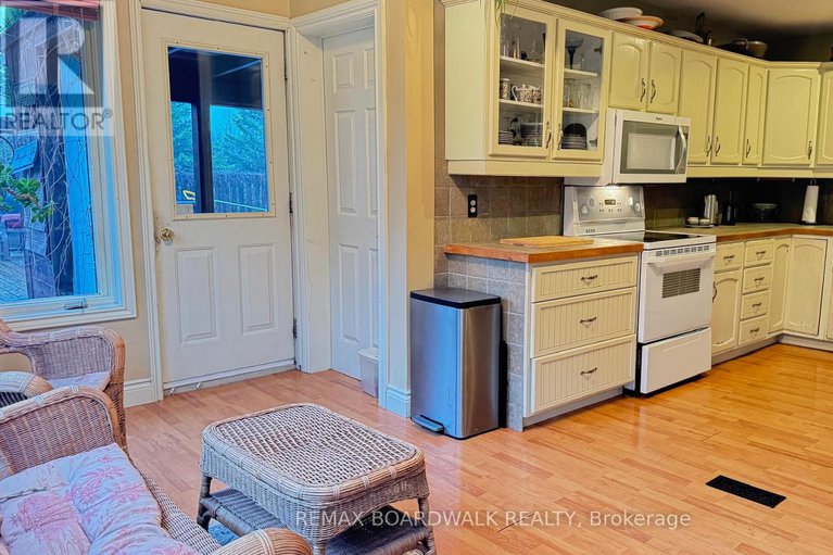 29165003/3042-dangerfield-road-w/north-grenville-twp-kemptville-south/north-grenville/ontario/K0G1J0_12