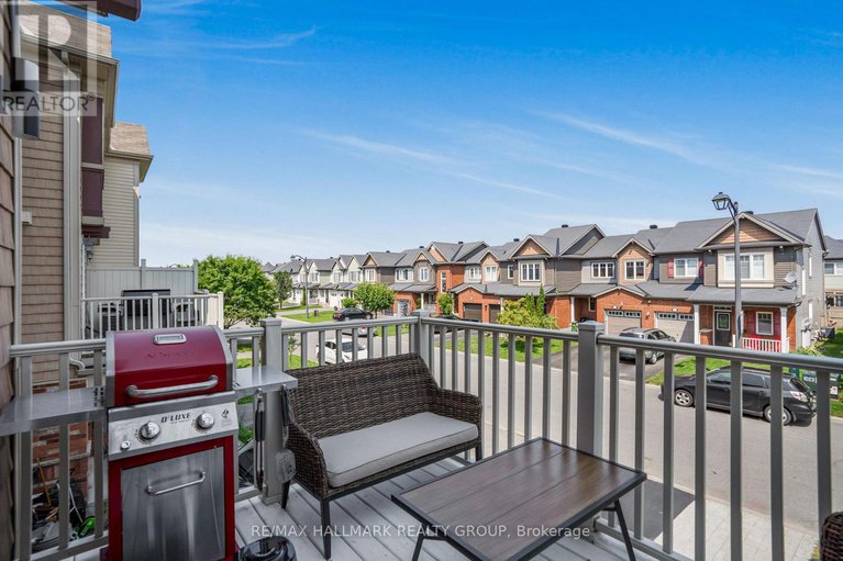 28798699/110-sunshine-crescent/notting-hillsummerside/ottawa/ontario/K4A0V3_20