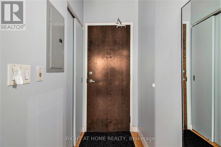 28777868/1102-179-george-street-n/lower-townbyward-market/ottawa/ontario/K1N1J8_4