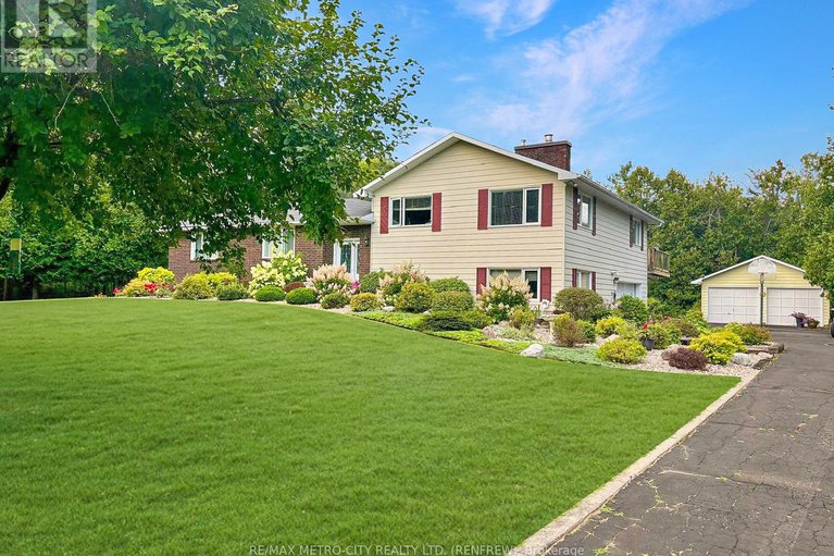 29410189/128-burns-drive/mcnabbraeside-twps/mcnabbraeside/ontario/K0A1G0_1