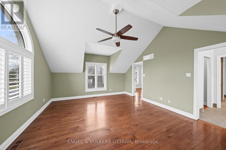 29614138/249-atlantis-avenue/westboro-west/ottawa/ontario/K2A1X9_17