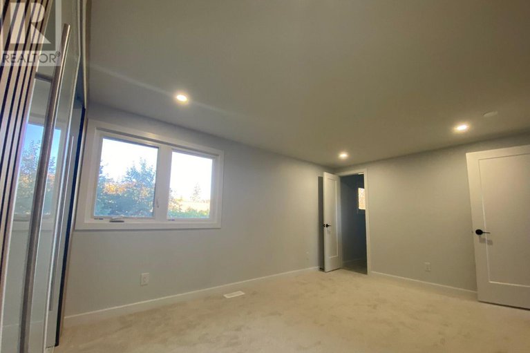 29074173/15-scharf-lane/glencairnhazeldean/ottawa/ontario/K2L2K3_25