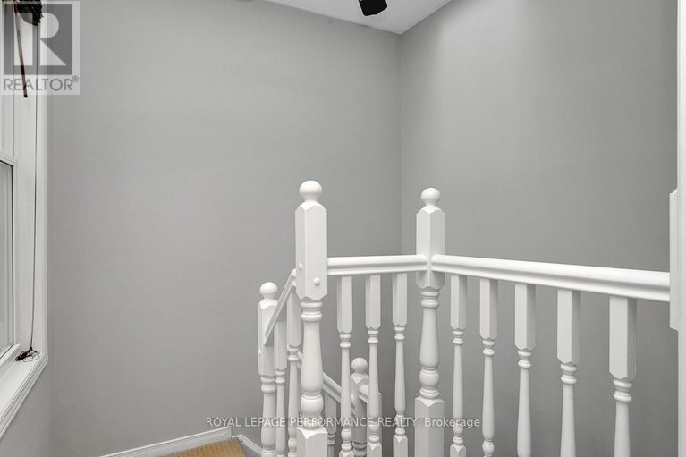 29463580/19-columbus-avenue/overbrook/ottawa/ontario/K1K1R2_30