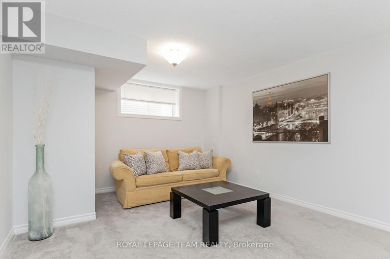 28283530/523-parade-drive/stittsville-south/ottawa/ontario/K2S0X8_37