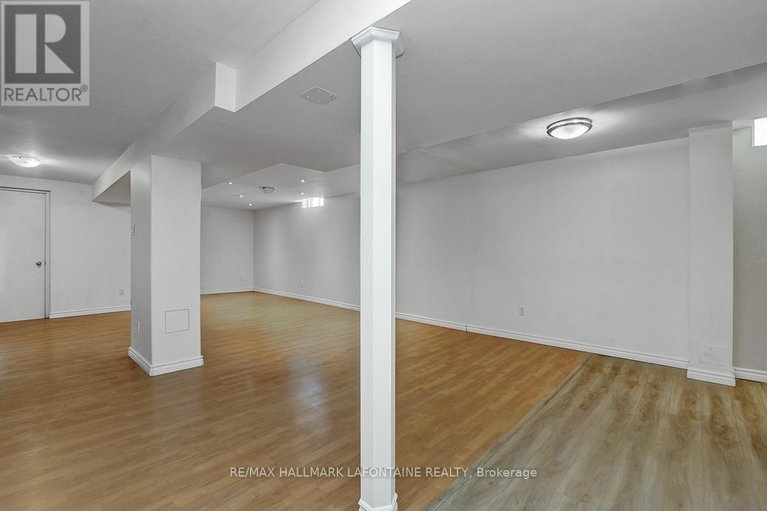 29381191/6128-vineyard-drive/convent-glen/ottawa/ontario/K1C2N6_40