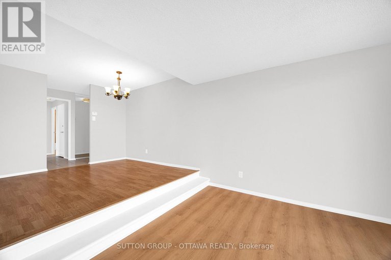 28727418/711-1171-ambleside-drive/woodroffe/ottawa/ontario/K2B8E1_16